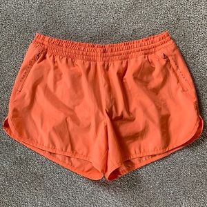 Old Navy Active Womens Stretch Tech Dolphin Hem Running Shorts Size Small